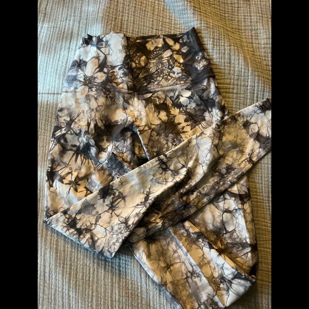 Lululemon wunderunder luxtreme 28” marble